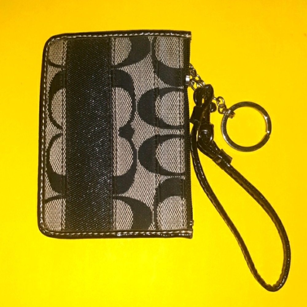 COACH WALLET/WRISTLET/CARD HOLDER BLACK AND GRAY
